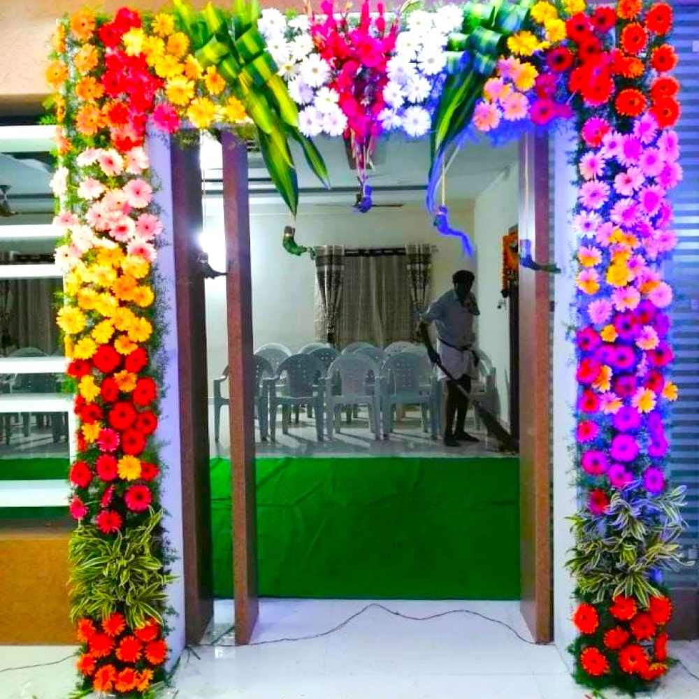 beautiful-housewarming-flowers-decoration-in-bangalore-chintu-party