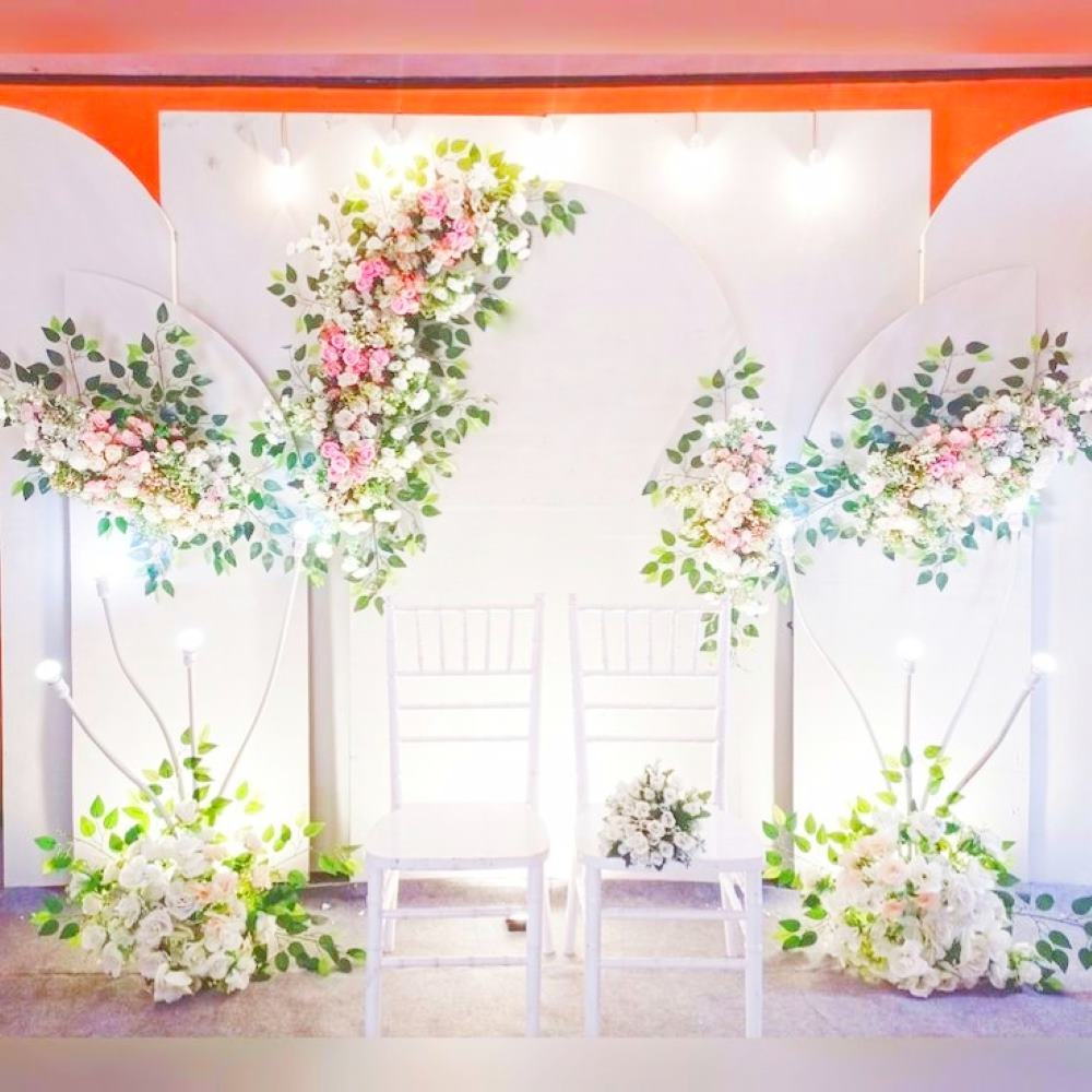 Stylish Flowers Decorations In Bangalore For Engagement