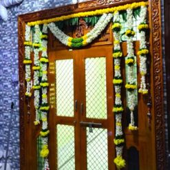 Beautiful Flower Decoration For Housewarming