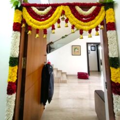 Door Decorations With Flowers For Housewarming