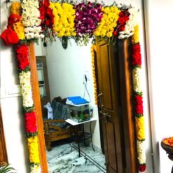 Flower Decorations In Apartment For Housewarming