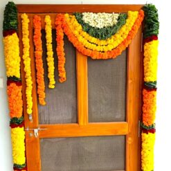 Housewarming Flower Decorations In Apartment