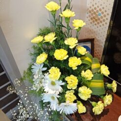 Flower Bouquet For House Warming In Living Room